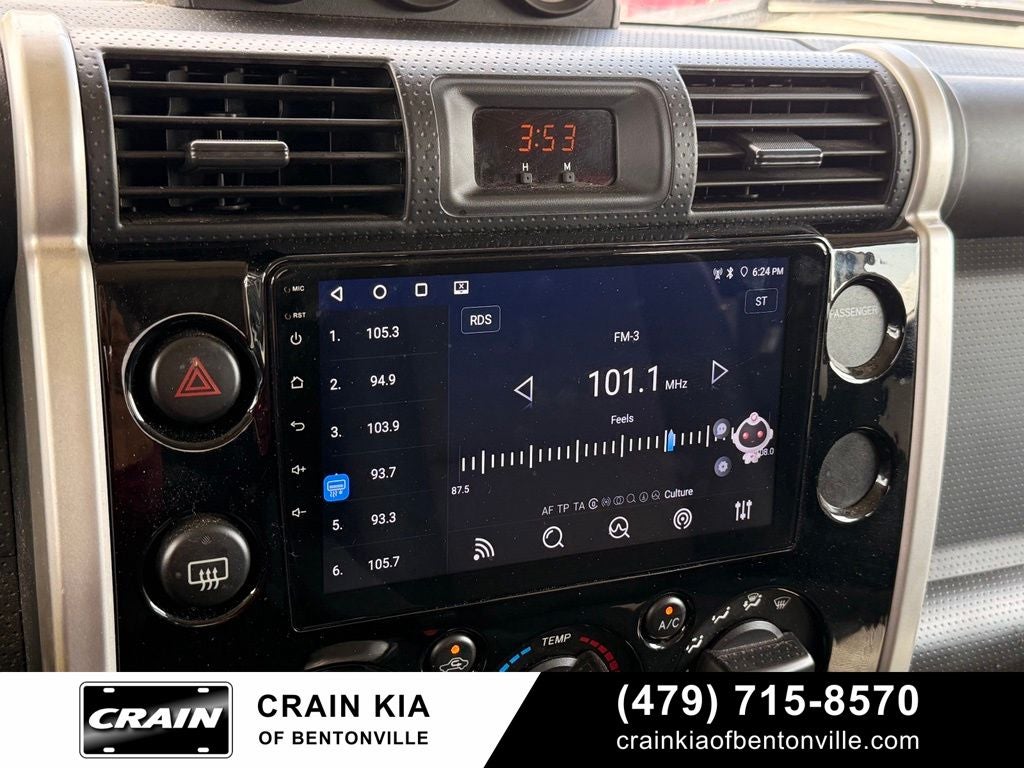 2010 Toyota FJ Cruiser Base - 4WD / CLEAN CARFAX