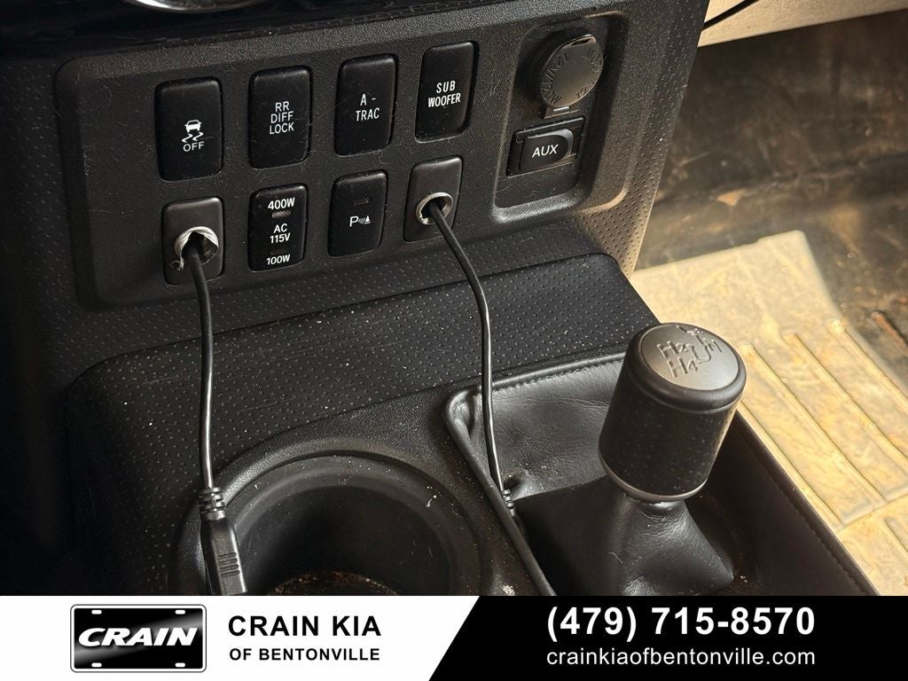 2010 Toyota FJ Cruiser Base - 4WD / CLEAN CARFAX