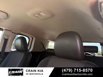 2010 Toyota FJ Cruiser Base - 4WD / CLEAN CARFAX