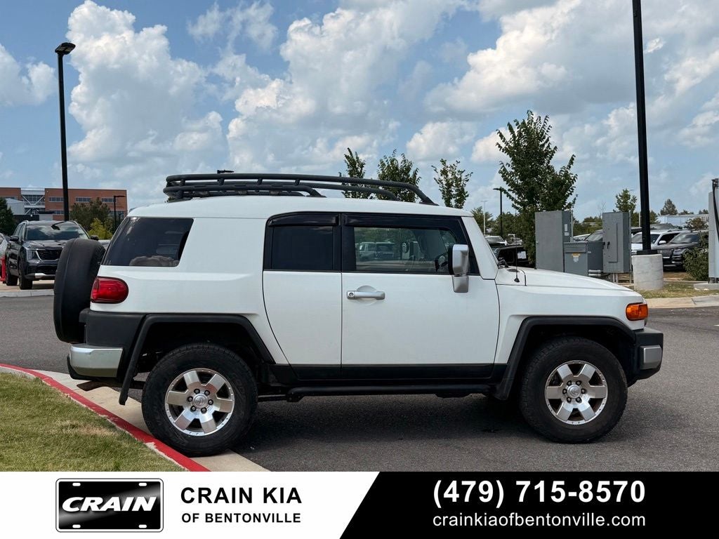 2010 Toyota FJ Cruiser Base - 4WD / CLEAN CARFAX