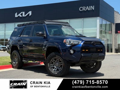 2020 Toyota 4Runner Venture - 4WD / LIFTED! / CLEAN CARFAX / ONE OWNER