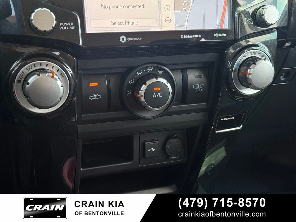 2020 Toyota 4Runner Venture - 4WD / LIFTED! / CLEAN CARFAX / ONE OWNER