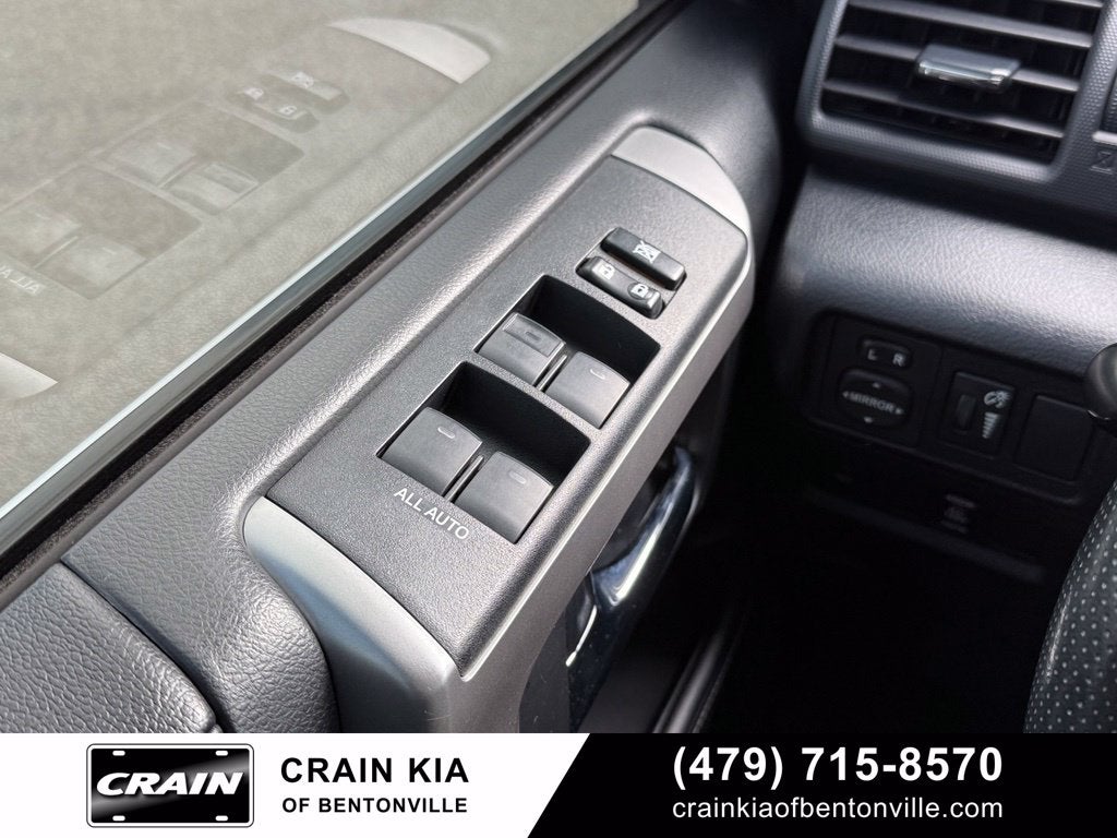 2018 Toyota 4Runner SR5 - 4WD / CLEAN CARFAX