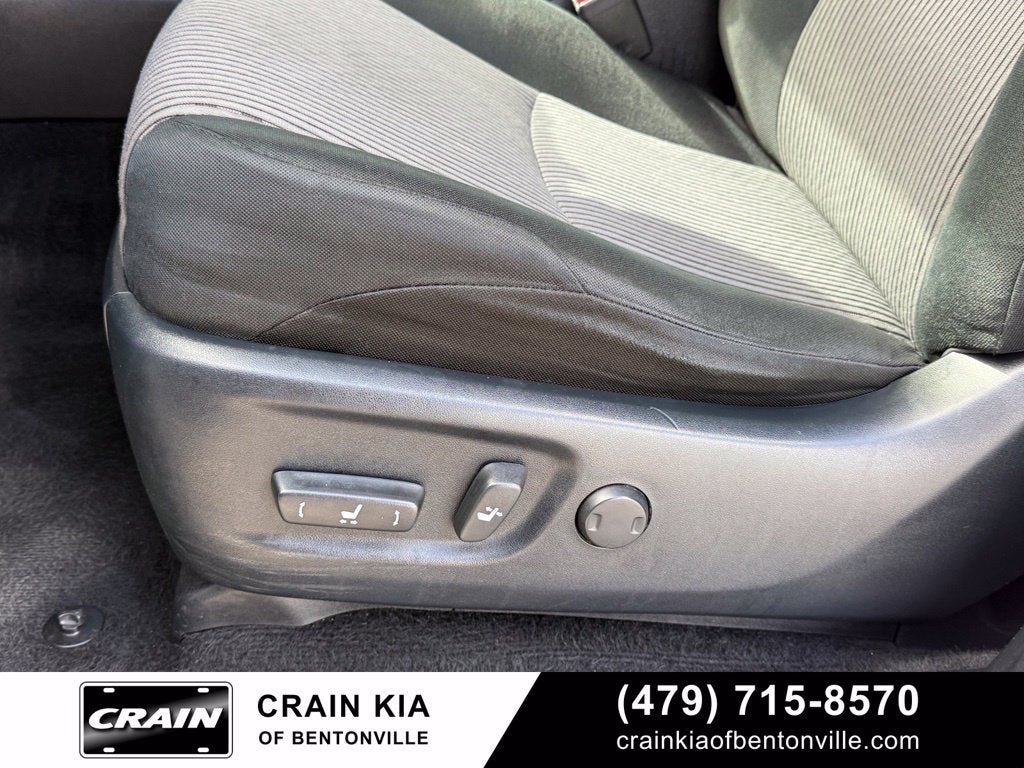 2018 Toyota 4Runner SR5 - 4WD / CLEAN CARFAX