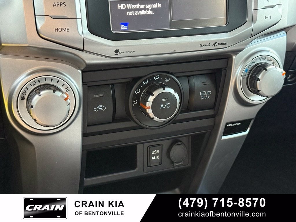 2018 Toyota 4Runner SR5 - 4WD / CLEAN CARFAX
