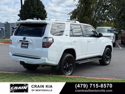 2018 Toyota 4Runner SR5 - 4WD / CLEAN CARFAX