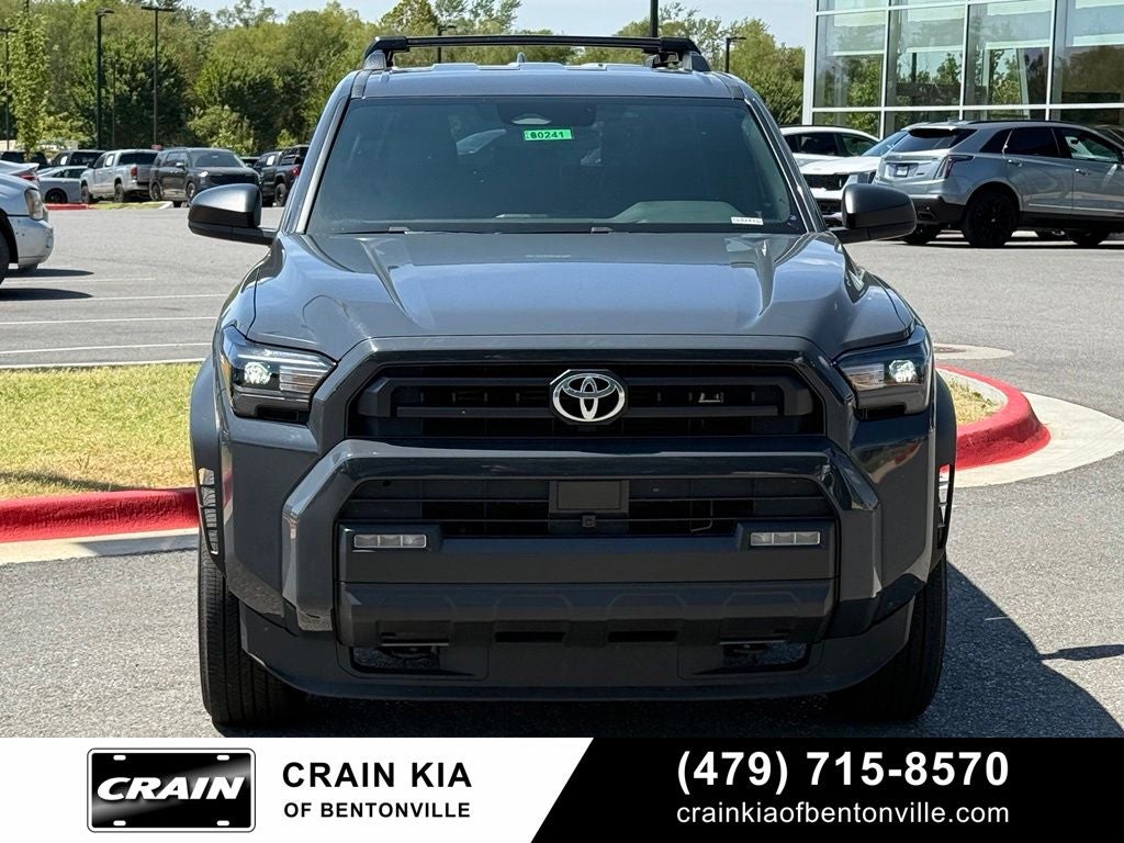 2025 Toyota 4Runner SR5 - 4WD / CLEAN CARFAX / ONE OWNER