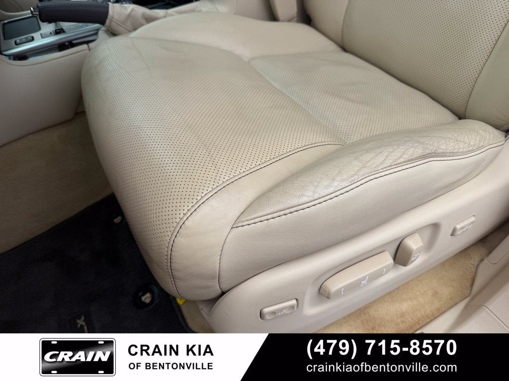 2013 Lexus LX 570 - 4WD / SUNROOF / CLEAN CARFAX