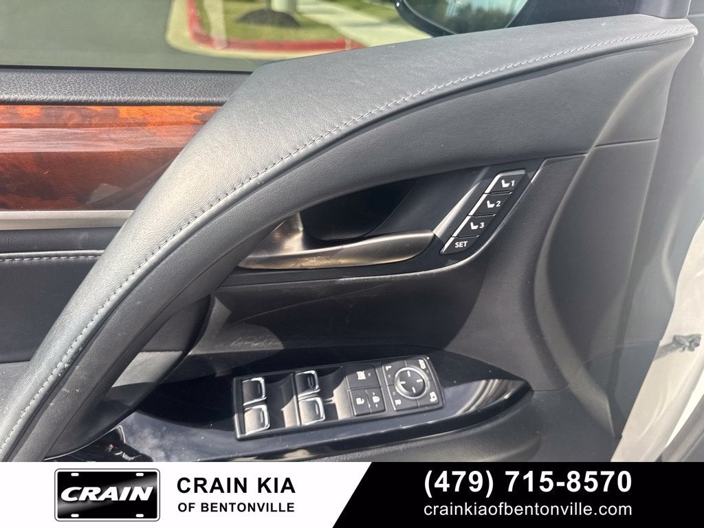 2016 Lexus LX 570 | LUXURY PACKAGE | CLEAN CARFAX!