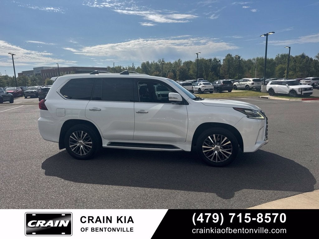 2016 Lexus LX 570 | LUXURY PACKAGE | CLEAN CARFAX!