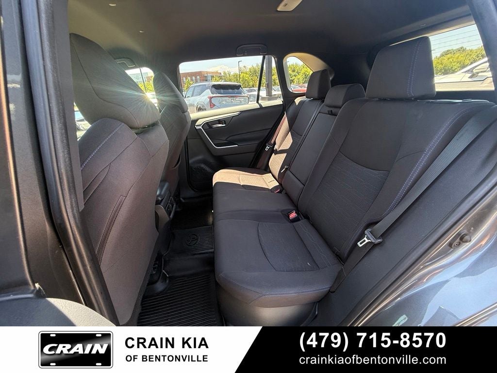 2022 Toyota RAV4 Hybrid SE - AWD / CLEAN CARFAX / ONE OWNER
