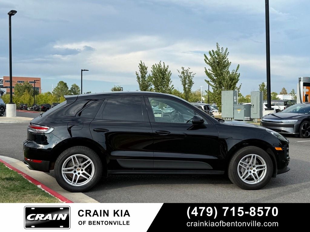 2021 Porsche Macan Base - AWD / PANORAMIC SUNROOF / CLEAN CARFAX