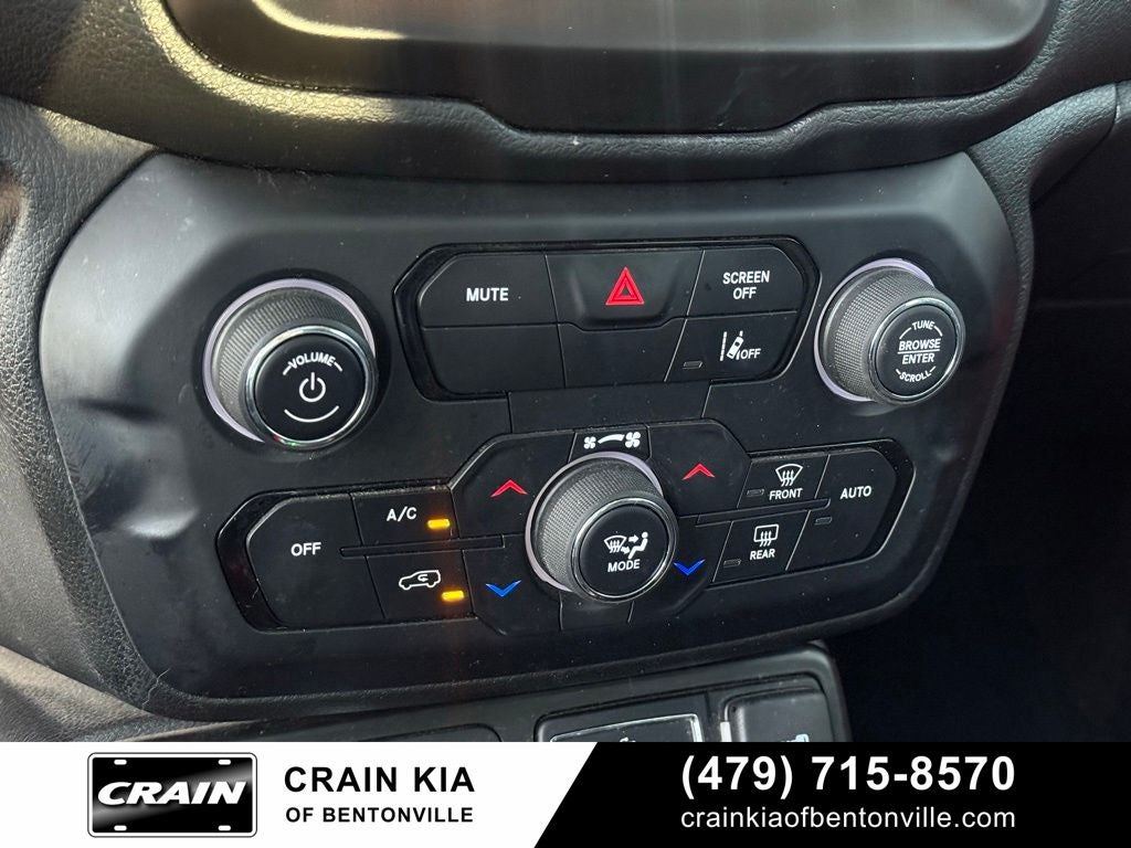 2022 Jeep Renegade Trailhawk - 4WD / PANORAMIC SUNROOF / CLEAN CARFAX