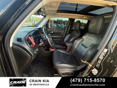 2022 Jeep Renegade Trailhawk - 4WD / PANORAMIC SUNROOF / CLEAN CARFAX