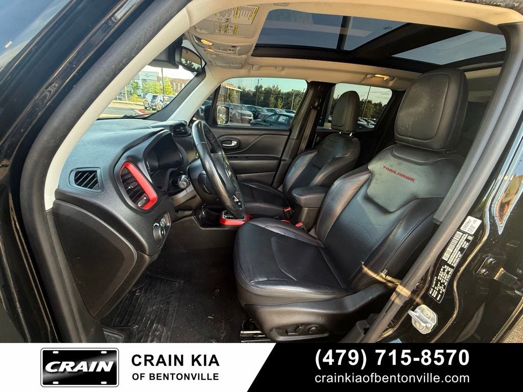 2022 Jeep Renegade Trailhawk - 4WD / PANORAMIC SUNROOF / CLEAN CARFAX