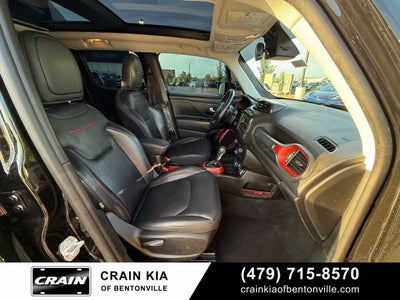 2022 Jeep Renegade Trailhawk - 4WD / PANORAMIC SUNROOF / CLEAN CARFAX