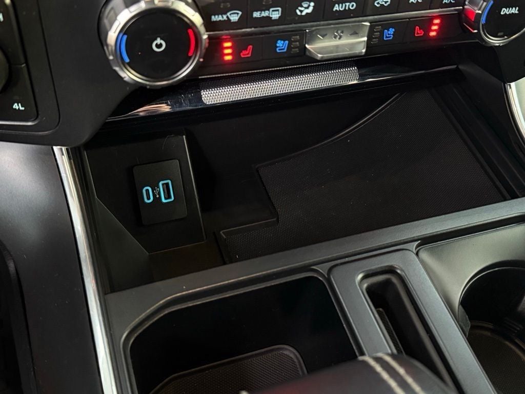 2022 Ford F-150 Raptor HEATED AND COOLED SEATS / 4X4 / NAV