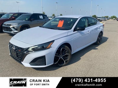 2025 Nissan Altima 2.5 SR ONE OWNER / POWER DRIVERS SEAT / BLIND SPOT