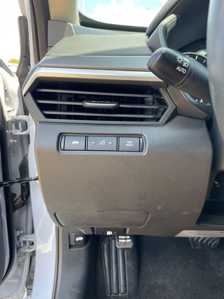 2025 Nissan Altima 2.5 SR ONE OWNER / POWER DRIVERS SEAT / BLIND SPOT