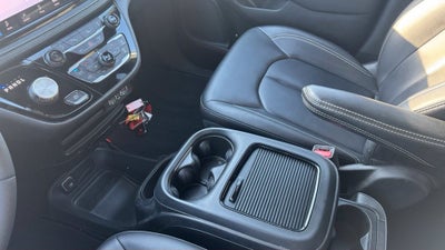 2024 Chrysler Pacifica Touring L HEATED SEATS / LEATHER / 3RD ROW