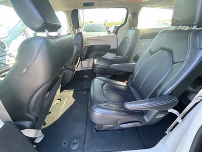 2023 Chrysler Pacifica Touring L HEATED SEATS / POWER DRIVERS SEAT