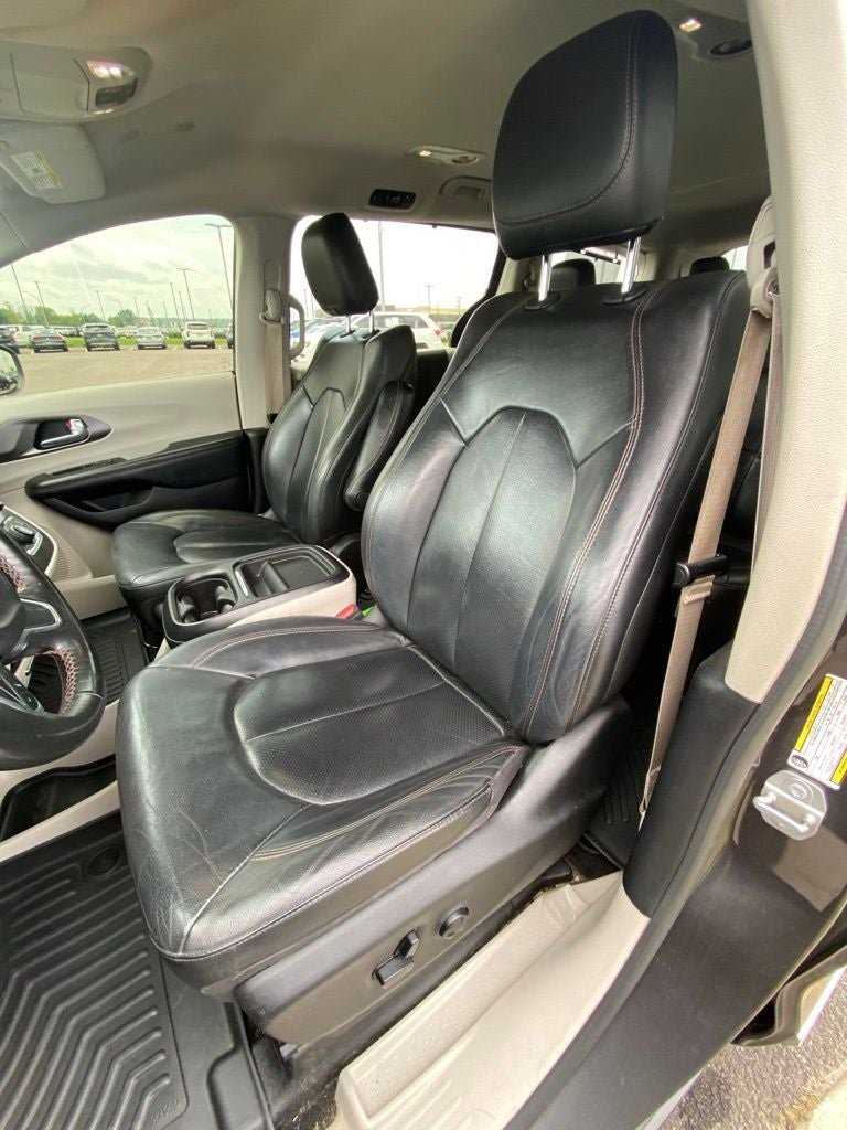 2020 Chrysler Pacifica Touring L POWER LIFT GATE / HEATED SEATS