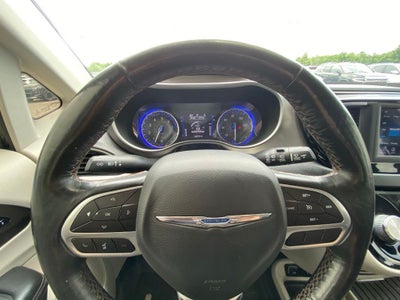 2020 Chrysler Pacifica Touring L POWER LIFT GATE / HEATED SEATS