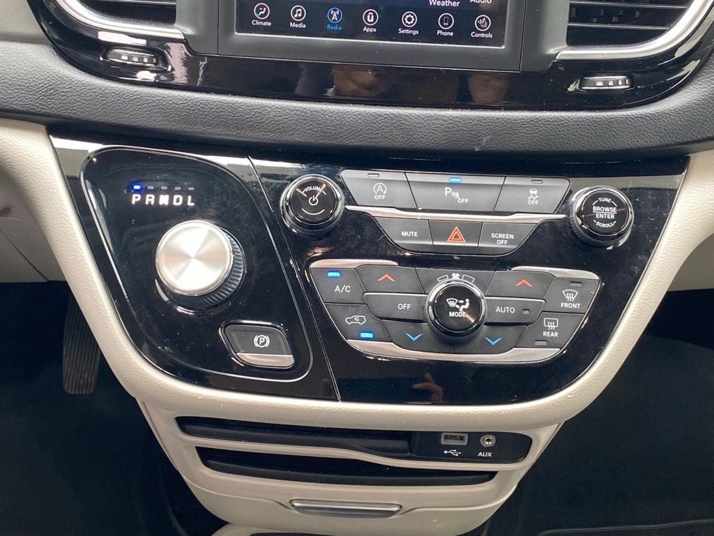 2020 Chrysler Pacifica Touring L POWER LIFT GATE / HEATED SEATS