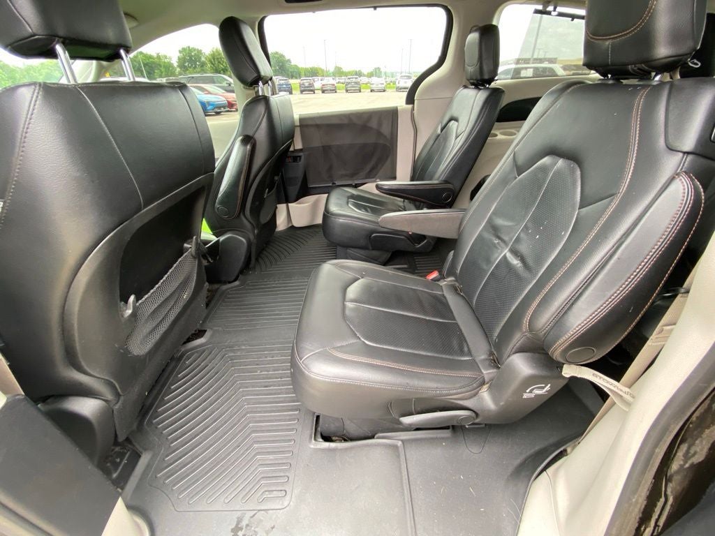 2020 Chrysler Pacifica Touring L POWER LIFT GATE / HEATED SEATS