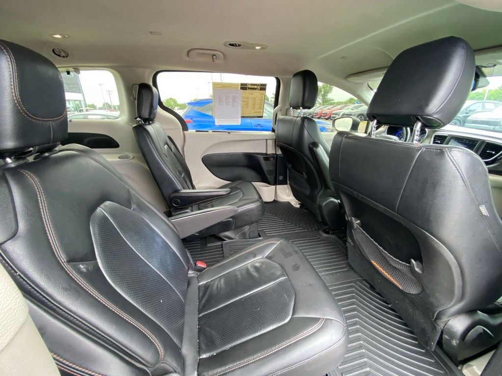 2020 Chrysler Pacifica Touring L POWER LIFT GATE / HEATED SEATS