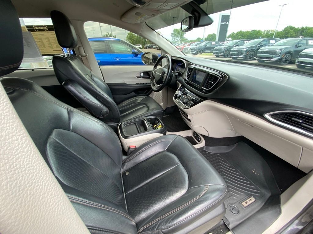 2020 Chrysler Pacifica Touring L POWER LIFT GATE / HEATED SEATS