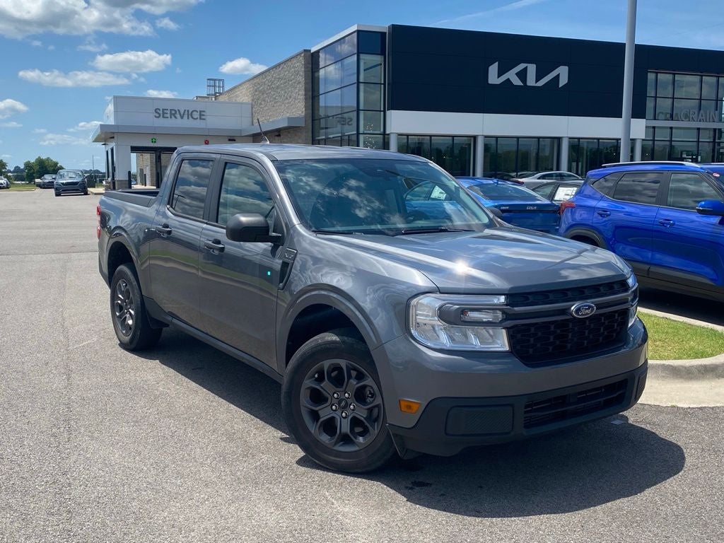2023 Ford Maverick XLT ONE OWNER