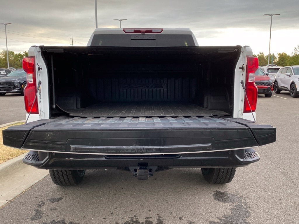 2024 Chevrolet Silverado 1500 ZR2 ONE OWNER / 4X4 / HEATED AND COOLED SEATS