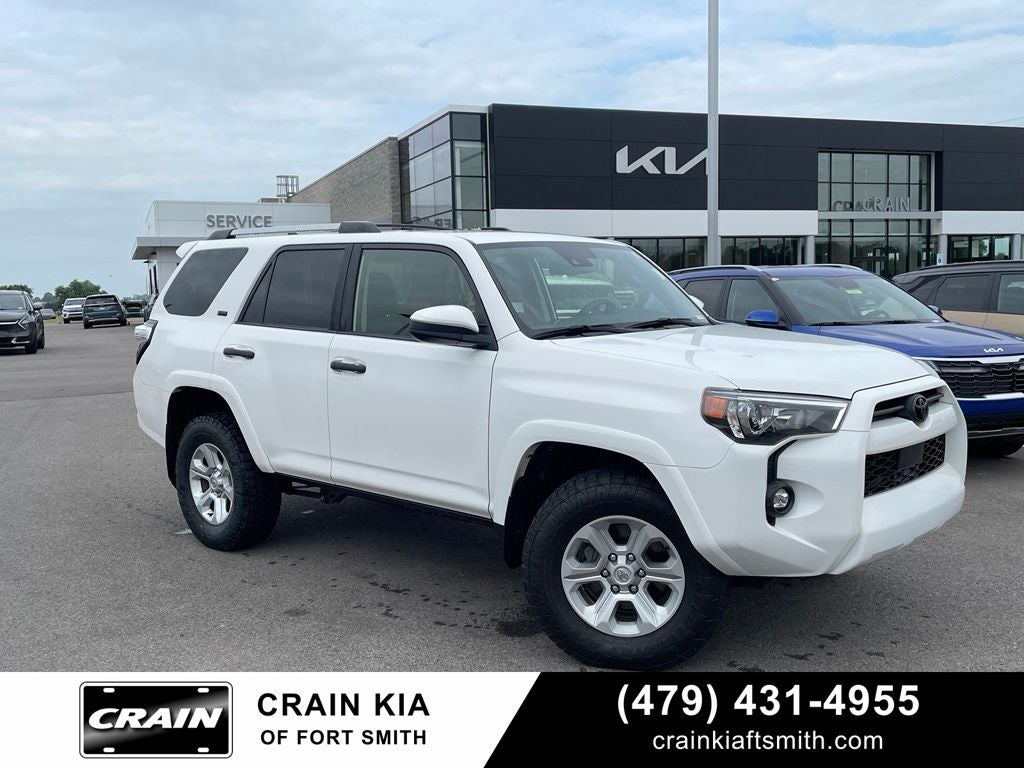 2022 Toyota 4Runner SR5 4X4 / KEYLESS ENTRY