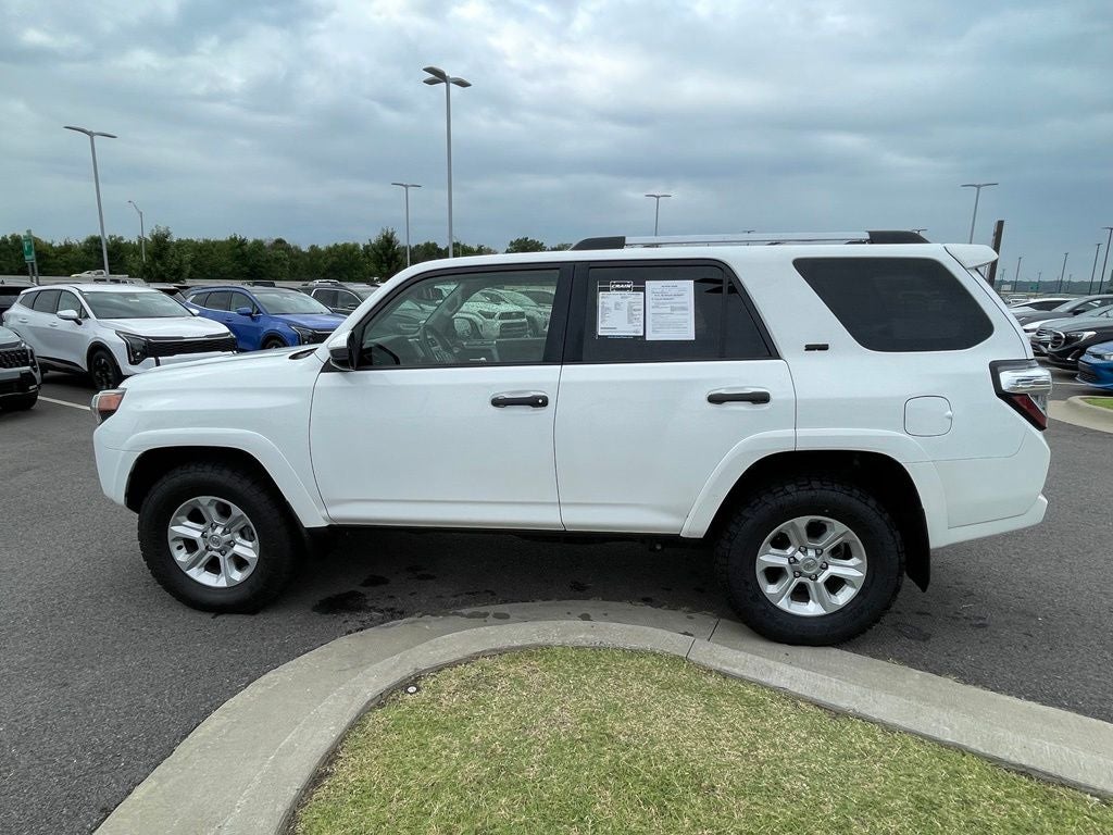 2022 Toyota 4Runner SR5 4X4 / KEYLESS ENTRY