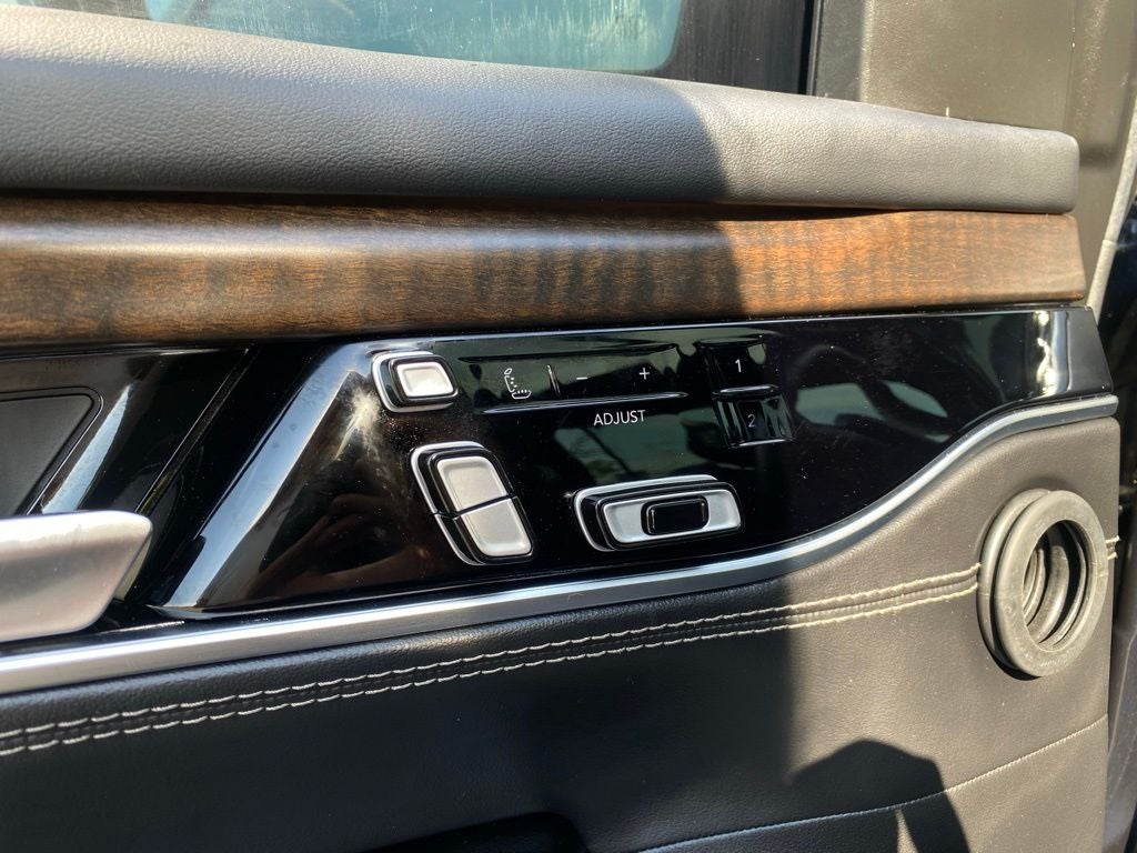 2022 Jeep Grand Wagoneer Series II
