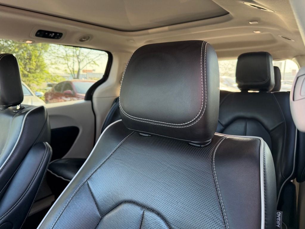 2023 Chrysler Pacifica Hybrid Limited *PHEV, Clean Carfax, One-Owner