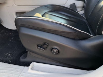 2023 Chrysler Pacifica Hybrid Limited *PHEV, Clean Carfax, One-Owner