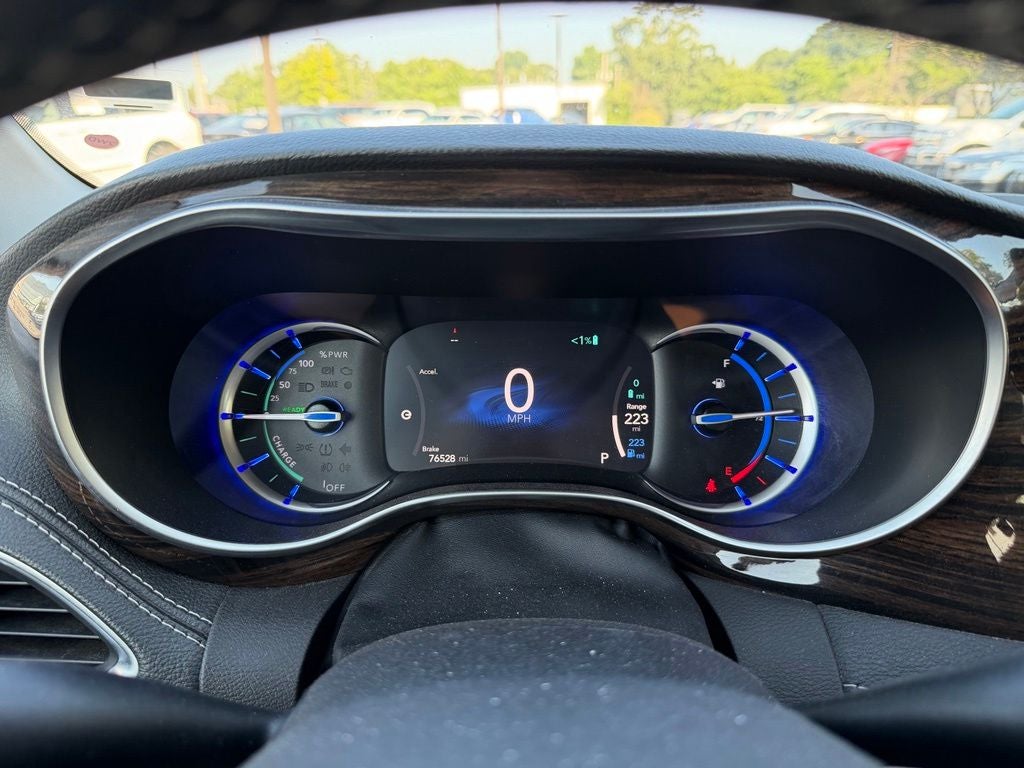 2023 Chrysler Pacifica Hybrid Limited *PHEV, Clean Carfax, One-Owner