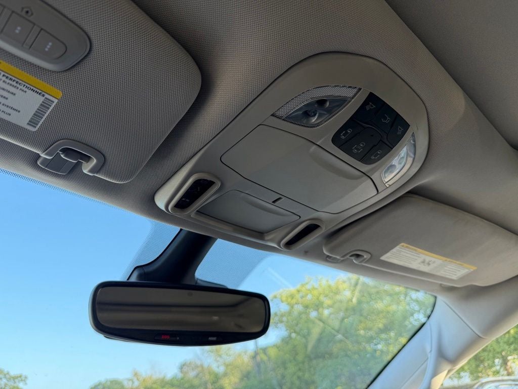 2023 Chrysler Pacifica Hybrid Limited *PHEV, Clean Carfax, One-Owner