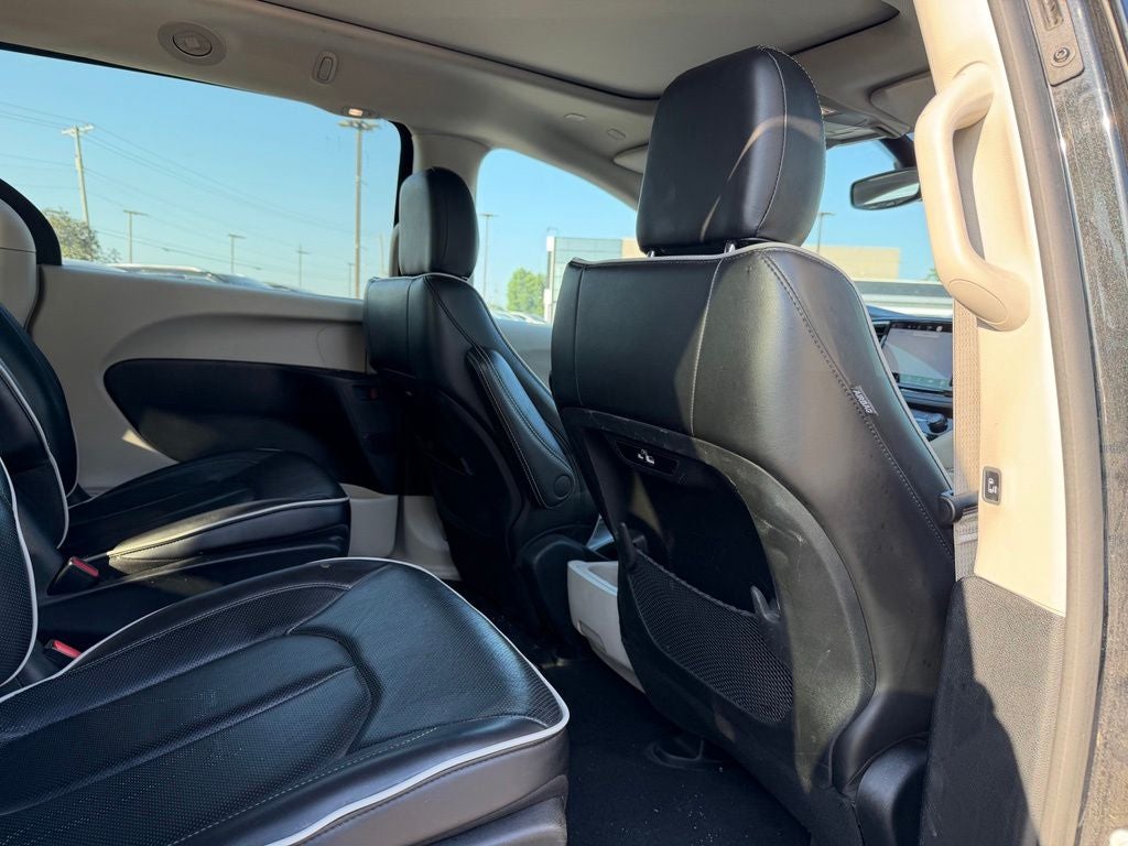 2023 Chrysler Pacifica Hybrid Limited *PHEV, Clean Carfax, One-Owner
