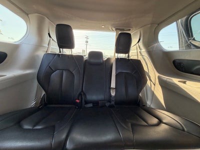 2023 Chrysler Pacifica Hybrid Limited *PHEV, Clean Carfax, One-Owner