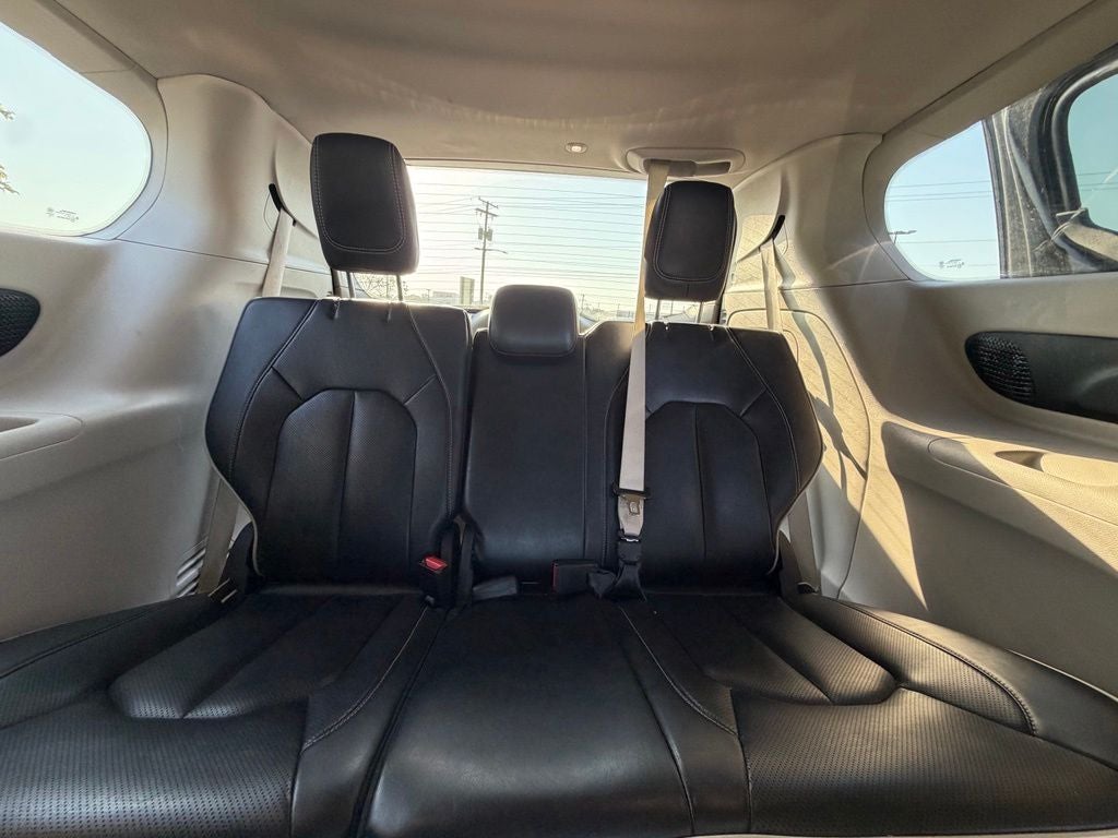 2023 Chrysler Pacifica Hybrid Limited *PHEV, Clean Carfax, One-Owner