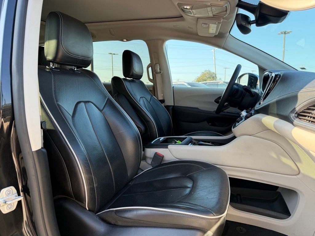 2023 Chrysler Pacifica Hybrid Limited *PHEV, Clean Carfax, One-Owner