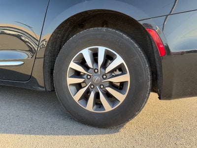 2023 Chrysler Pacifica Hybrid Limited *PHEV, Clean Carfax, One-Owner