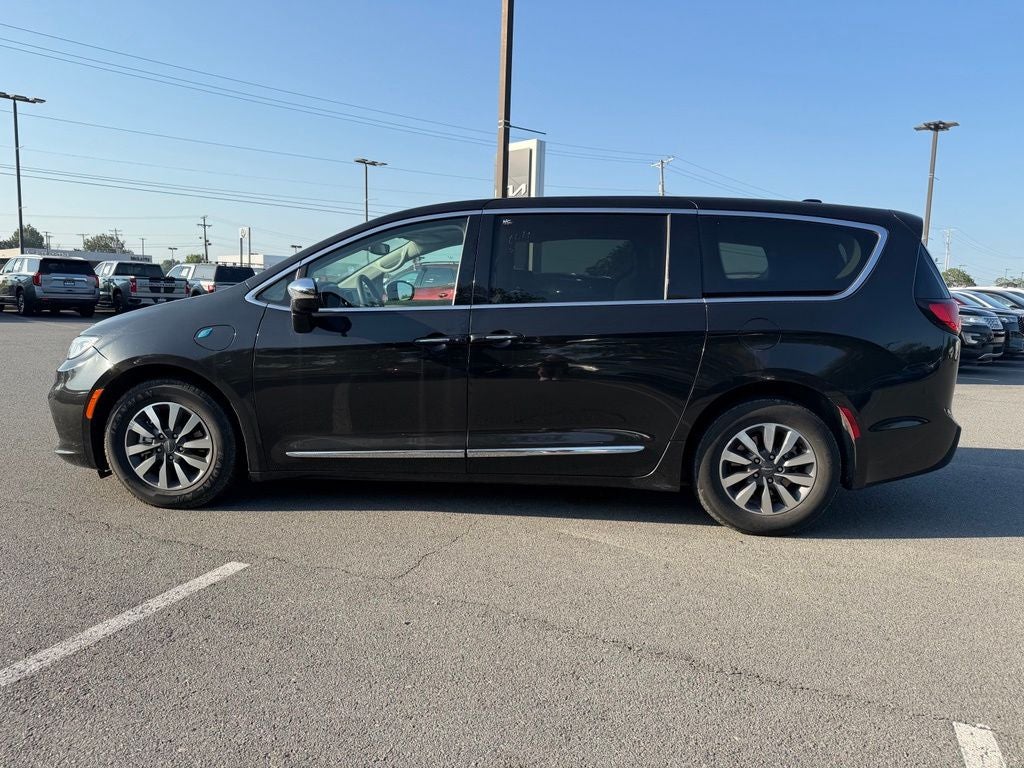 2023 Chrysler Pacifica Hybrid Limited *PHEV, Clean Carfax, One-Owner