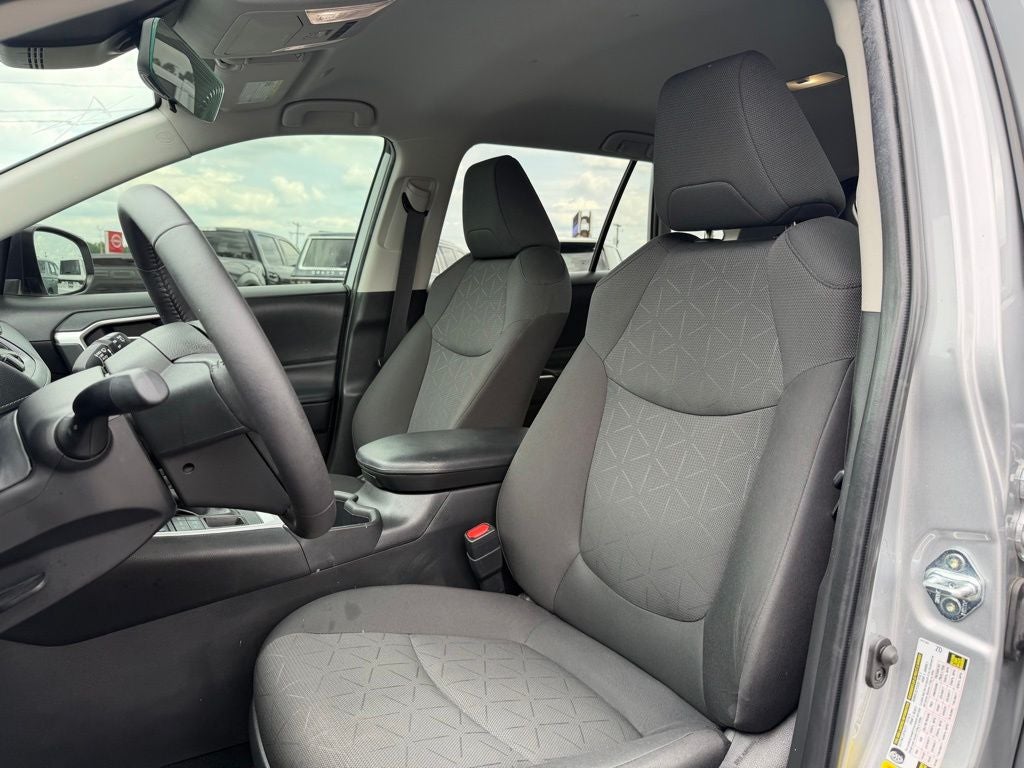 2024 Toyota RAV4 XLE *Clean Carfax, One-Owner