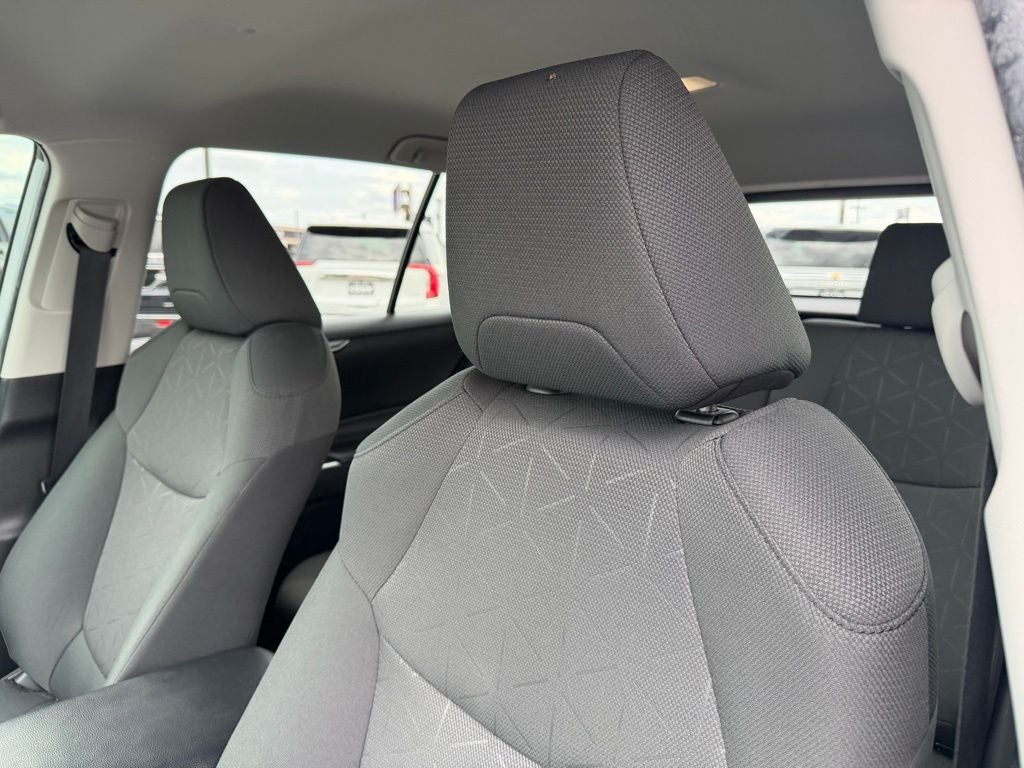 2024 Toyota RAV4 XLE *Clean Carfax, One-Owner