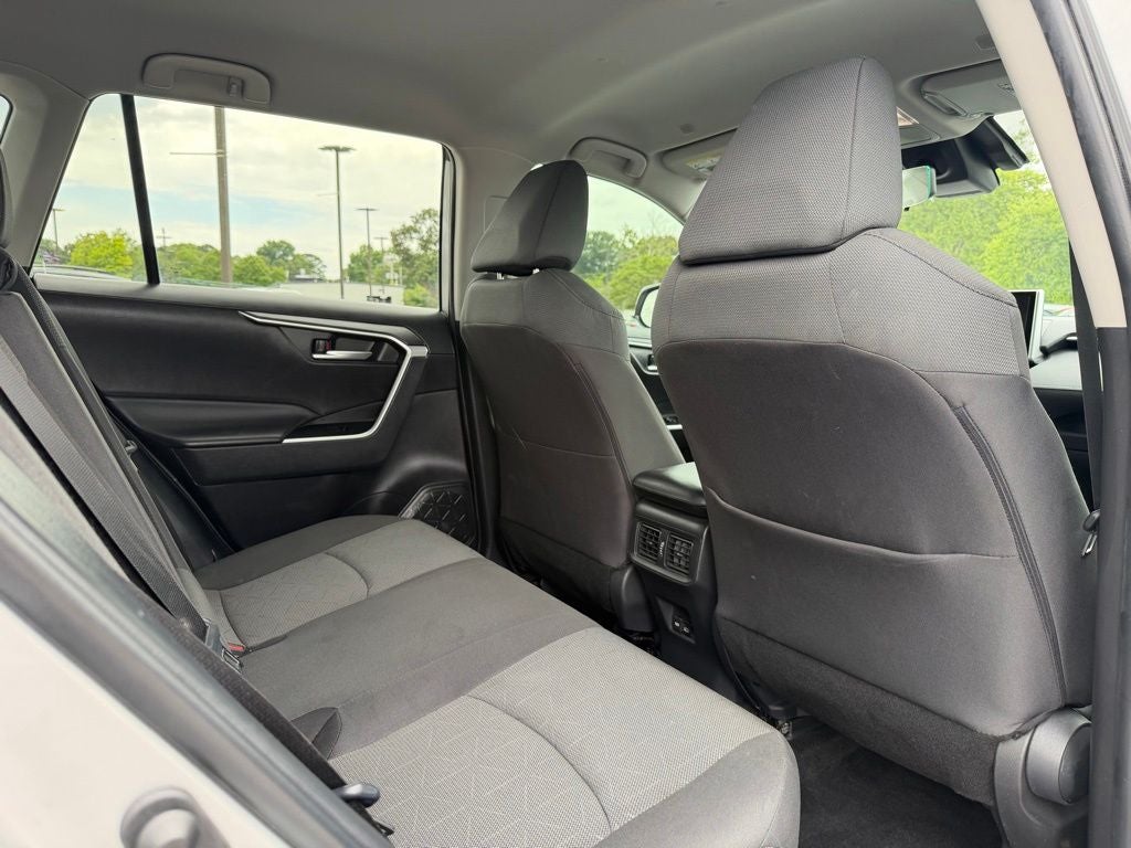 2024 Toyota RAV4 XLE *Clean Carfax, One-Owner
