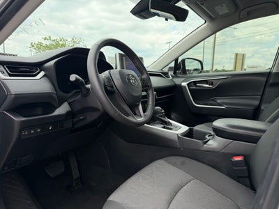 2024 Toyota RAV4 XLE *Clean Carfax, One-Owner